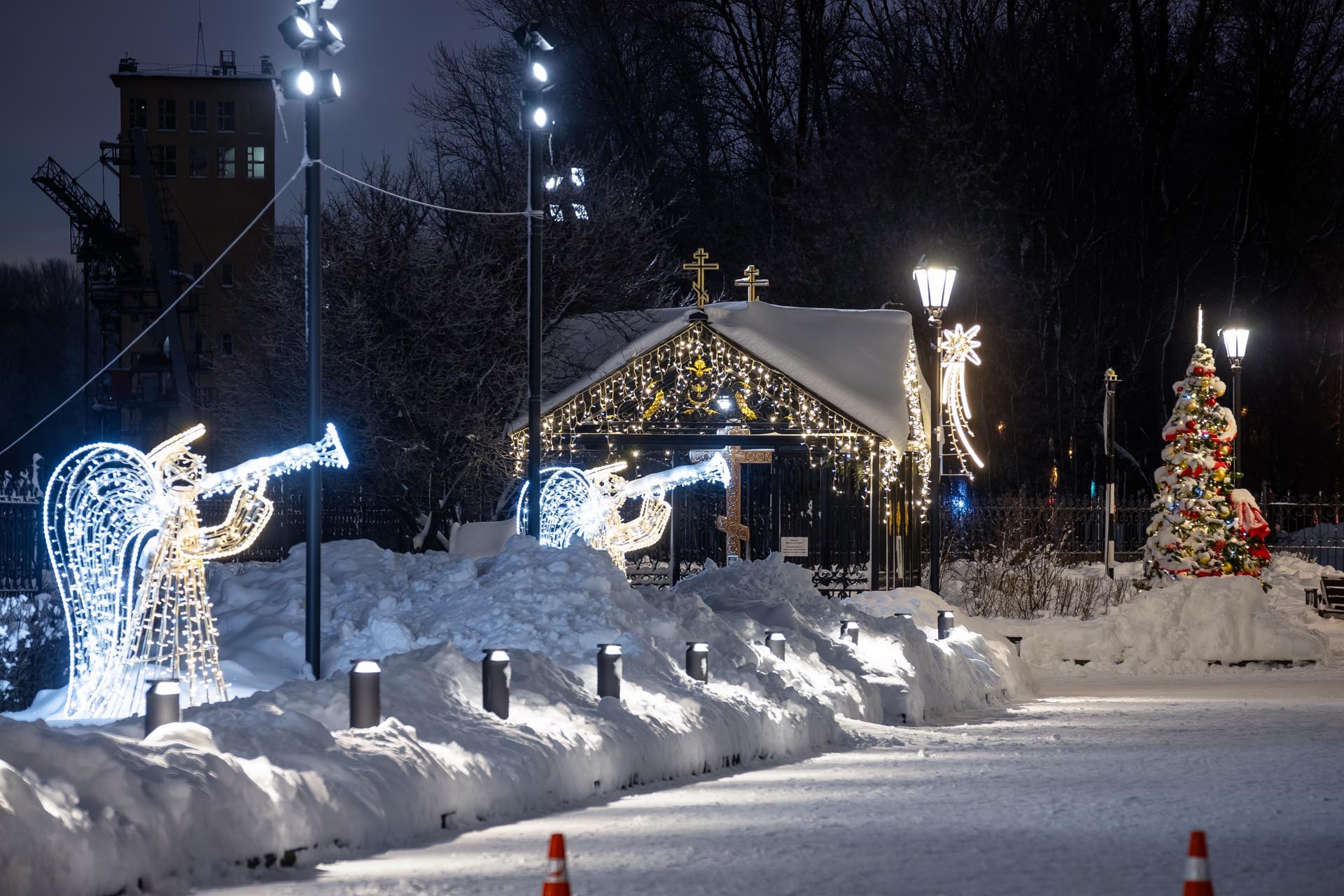 Украшение храма Иконы Божьей Матери