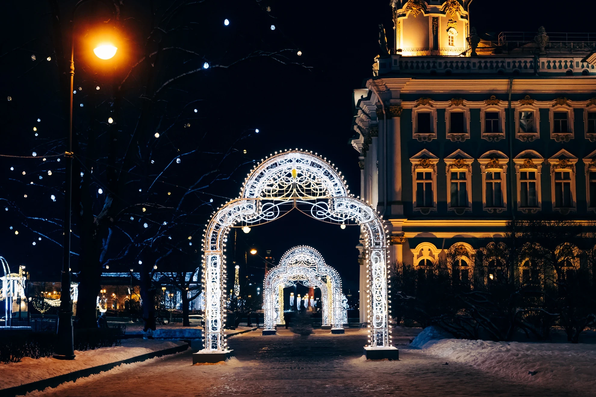 Аренда световых фигур