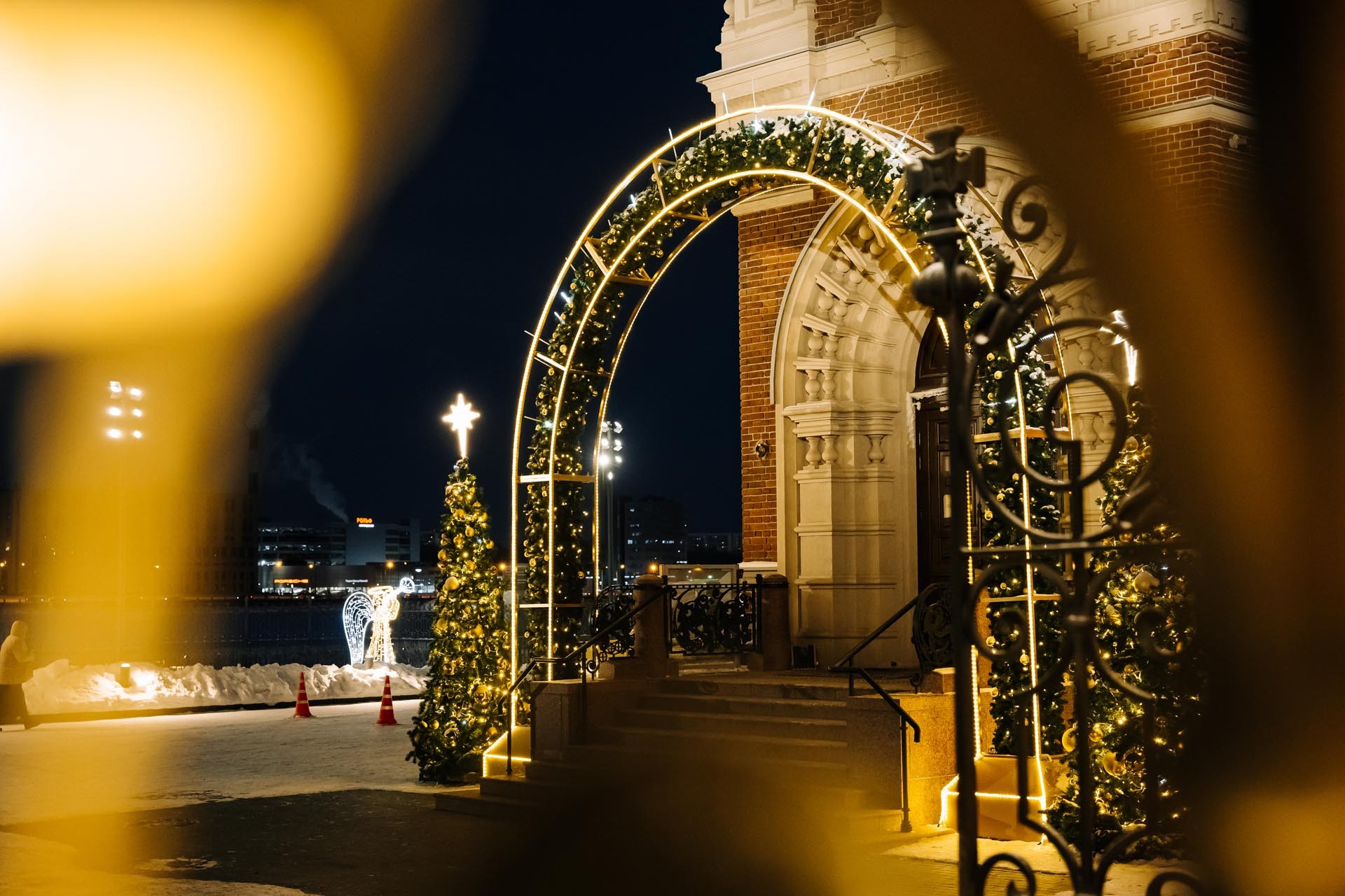 Украшение храма Иконы Божьей Матери